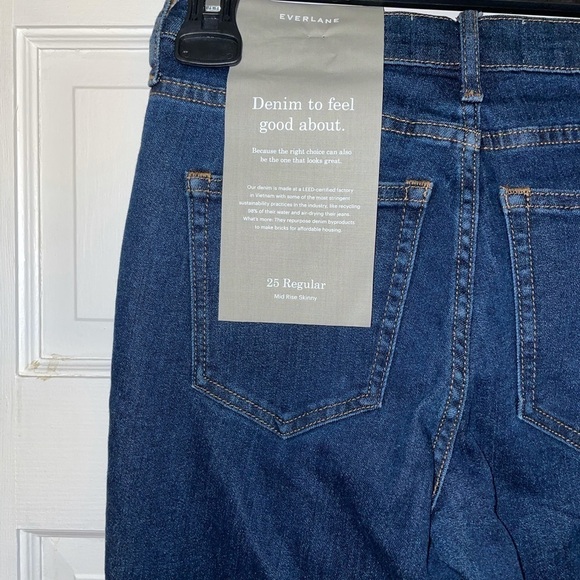 Everlane NWT Mid Rise Skinny Jeans Size 25 Reg - Picture 5 of 6